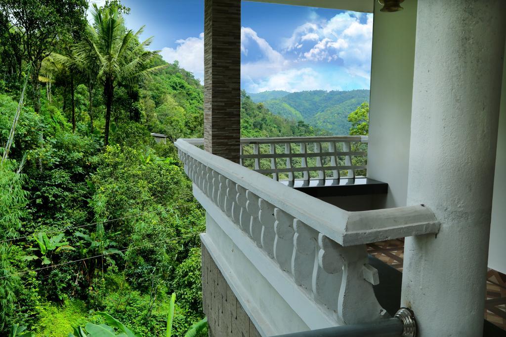 Spring And Valley View Thekkady Kültér fotó
